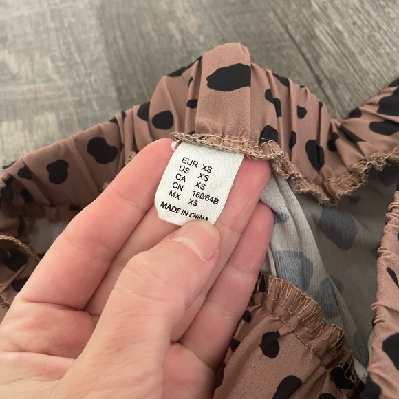 Black spots pleated A-line midi skirt with belt size XS - Picture 3 of 4